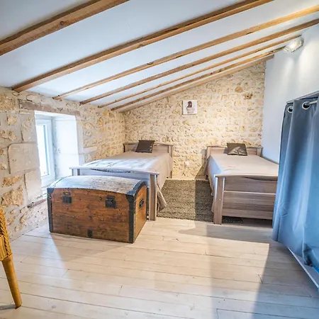 Havre De Paix En Charente Maritime Avec 3 Formules D Sur Mesure De 1 A 14 Voyageurs Holiday home *